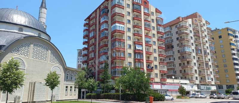 acil satılık ici full yapılı 180 metre merkezi asansörlü daire