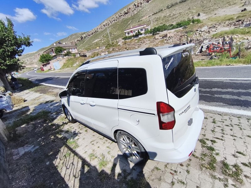 Ford Courier Titanyum Plus