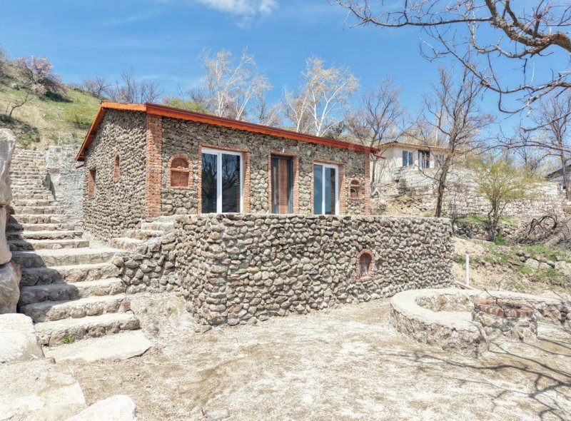 SAHİBİNDEN SATILIK TEK TAPU MÜSTAKİL EV VE 340 m2 ARSA ALANLI