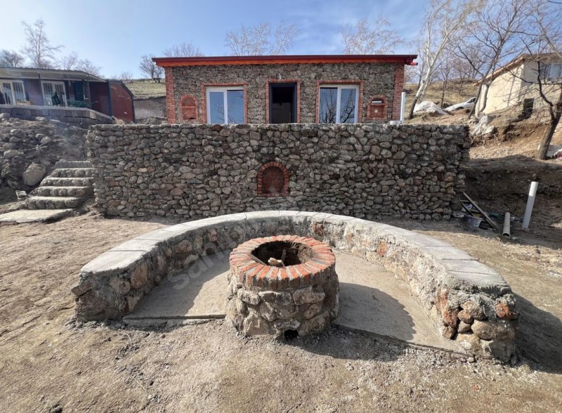 SAHİBİNDEN SATILIK TEK TAPU MÜSTAKİL EV VE 340 m2 ARSA ALANLI