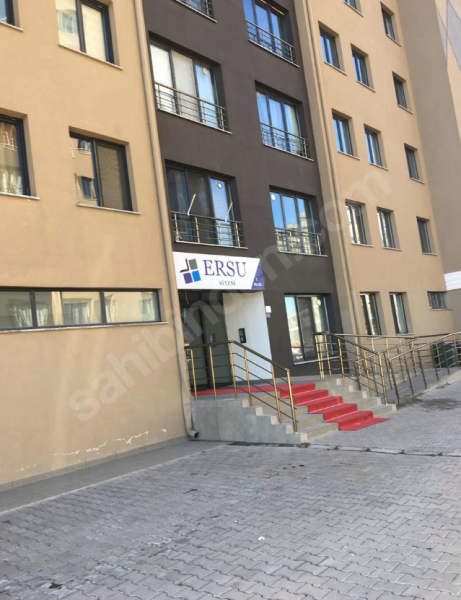 Şehir hastanesi karşısında satılık 4 + 0 daire.