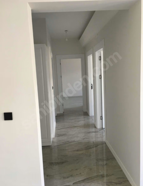 Şehir hastanesi karşısında satılık 4 + 0 daire.