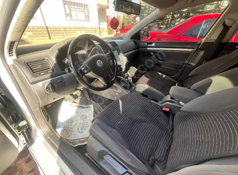 SAHİBİNDEN HATASIZ - BOYASIZ - EKSTRALI JETTA 1.4 TSI 140 HP