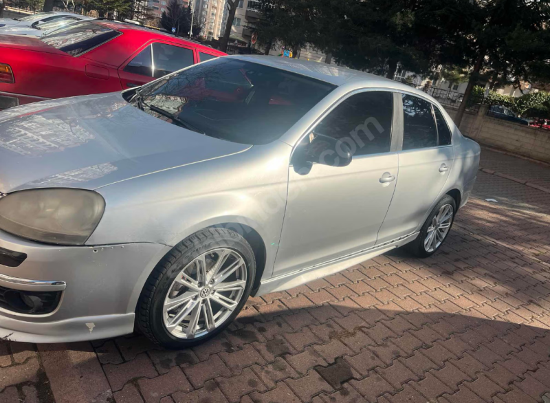 SAHİBİNDEN HATASIZ - BOYASIZ - EKSTRALI JETTA 1.4 TSI 140 HP