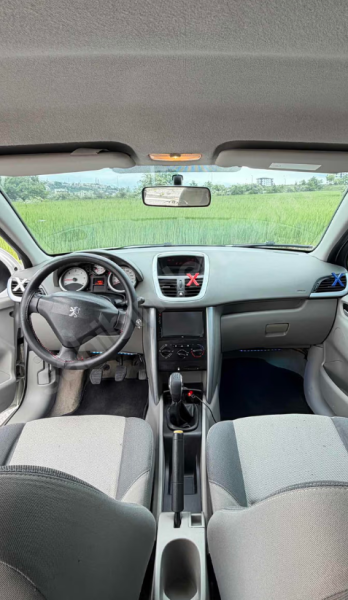 FULL EKSTRALI BEBEK GİBİ GECEYİ AYDINLATAN BEYAZ PEUGEOT 207