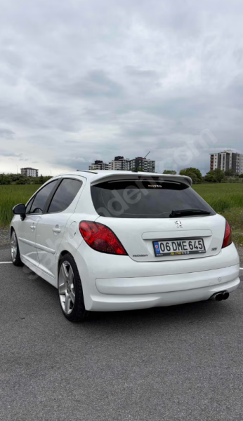 FULL EKSTRALI BEBEK GİBİ GECEYİ AYDINLATAN BEYAZ PEUGEOT 207