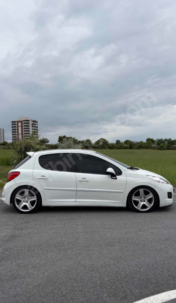 FULL EKSTRALI BEBEK GİBİ GECEYİ AYDINLATAN BEYAZ PEUGEOT 207