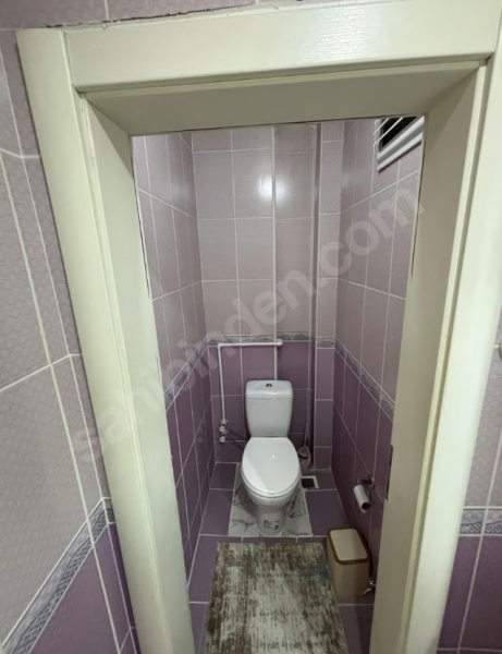 SAHİBİNDEN MERKEZİ KONUMDA İÇİ FULL YAPILI 3+1 DAİRE
