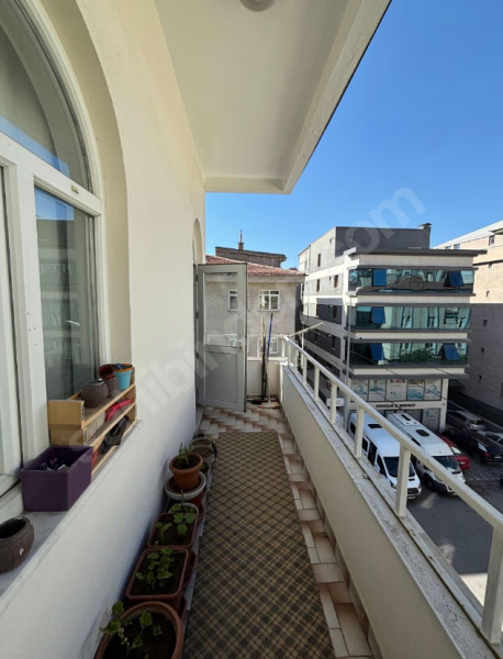 SAHİBİNDEN MERKEZİ KONUMDA İÇİ FULL YAPILI 3+1 DAİRE