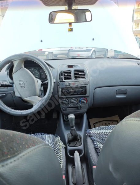 Hyundai Accent 1.5 GL Milenyum Tramersiz Bayan Öğretmenden Temiz