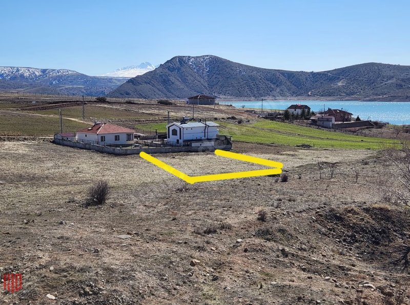FELAHİYE KALE MAH. YOL KENARI 570M² TEK TAPU PARSEL