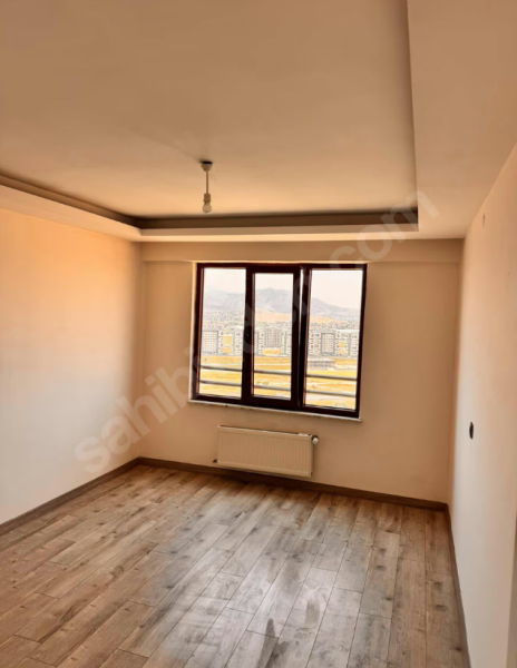Erkilet bade 4 sitesinde manzaralı büyük 4+1 daire