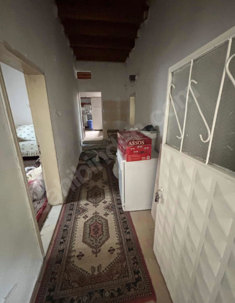 Germir Köyiçinde Eski Taş Yapı Kargir Müştemilatlı Kargir Ev