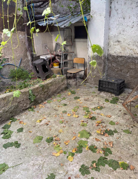 Germir Köyiçinde Eski Taş Yapı Kargir Müştemilatlı Kargir Ev