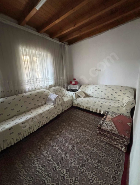Germir Köyiçinde Eski Taş Yapı Kargir Müştemilatlı Kargir Ev