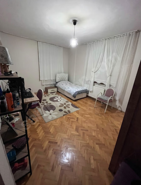 güzel konum ana cad yakın pazar yeri yanı