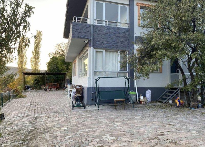 Yazır Mah. İçmederesi mevki dublex ev tek tapu 3.400 m2