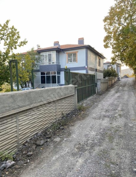 Yazır Mah. İçmederesi mevki dublex ev tek tapu 3.400 m2