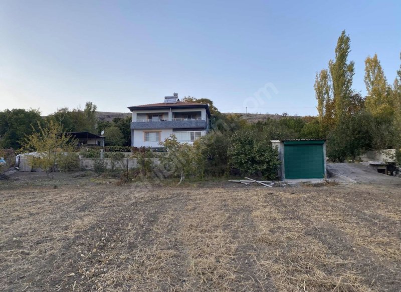 Yazır Mah. İçmederesi mevki dublex ev tek tapu 3.400 m2