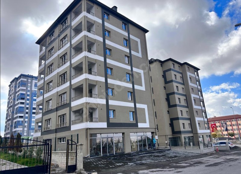 SİNAN KENT TE 6 KATLI KOMBİLİ DEMİR KARAMANCI KARŞISI 3+0
