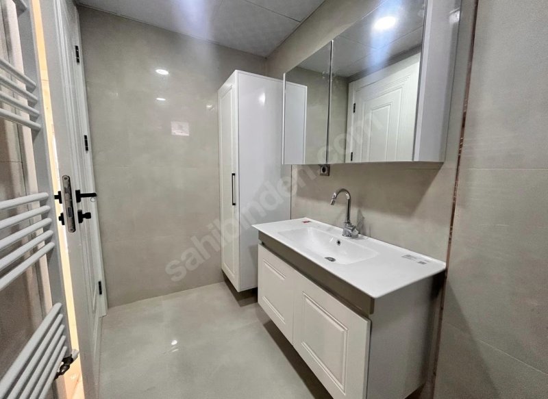 SİNAN KENT TE 6 KATLI KOMBİLİ DEMİR KARAMANCI KARŞISI 3+0