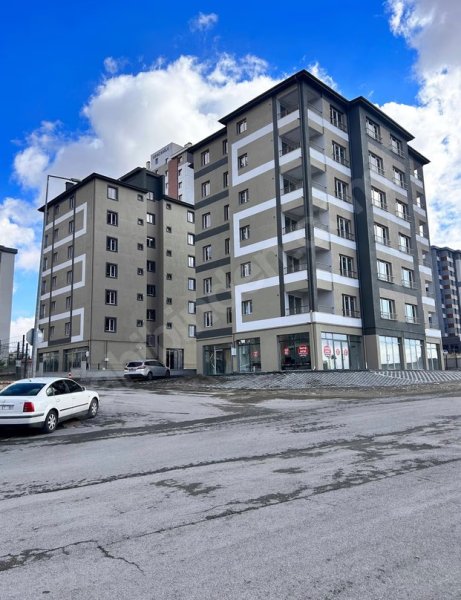 SİNAN KENT TE 6 KATLI KOMBİLİ DEMİR KARAMANCI KARŞISI 3+0