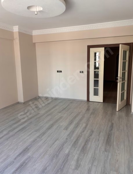 MİTHATPAŞADA SAHİBİNDEN 3+1 KİRALIK DAİRE
