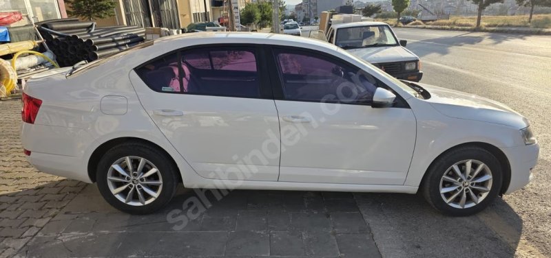 TEMİZ KM DÜŞÜK AİLE ARACI