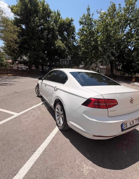 2015 VOLKSWAGEN PASSAT 1.6 TDI BLUEMOTION HIGHLINE DSG