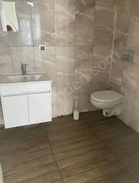 ŞEHİR HASTANESİNİN KARŞISINDA DAİRE