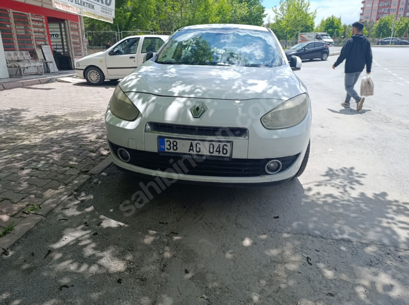 KREDİ KARTINA TAKSİTLE 2012 MODEL RENAULT FLUENCE MANUEL 110 BG