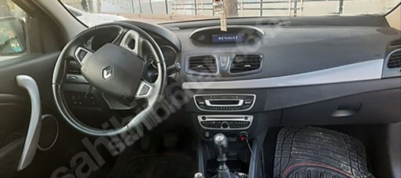 KREDİ KARTINA TAKSİTLE 2012 MODEL RENAULT FLUENCE MANUEL 110 BG