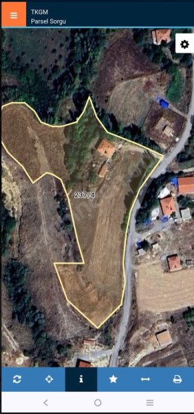 Akkışla merkezde 14 bin M2 bahçeli EV