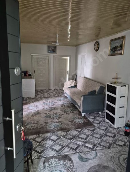 Akkışla merkezde 14 bin M2 bahçeli EV