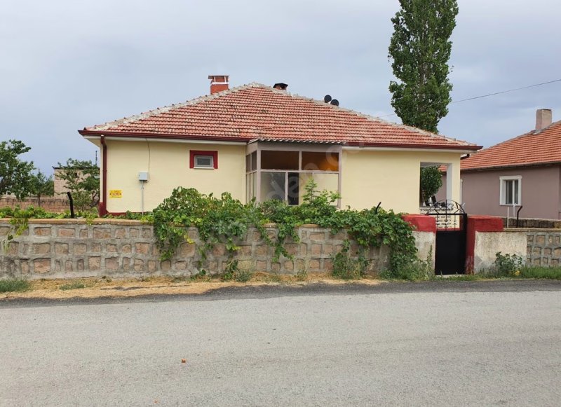 Sarıoğlan ilçesinde kiralık müstakil ev -
