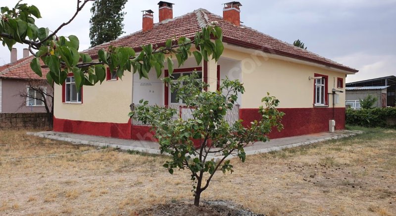 Sarıoğlan ilçesinde kiralık müstakil ev -