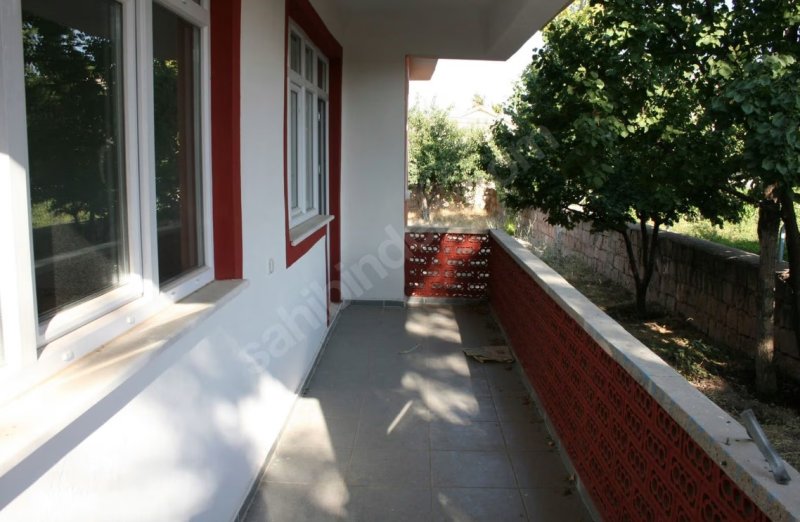Sarıoğlan ilçesinde kiralık müstakil ev -