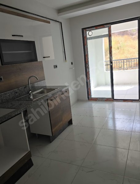 Küçükali'de Memur Aileye Sahibinden Kiralık/Masrafsız Sıfır 2+1