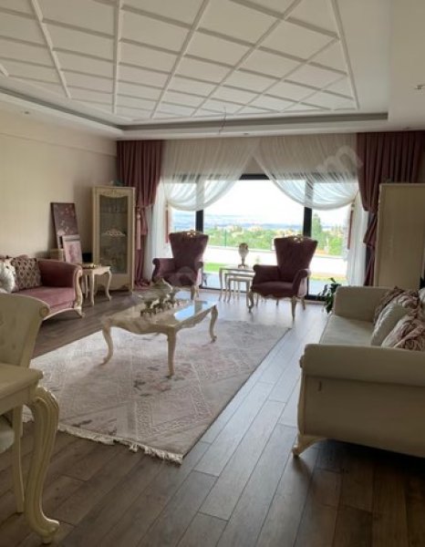 Bölgenin EN İYİ MANZARASINA sahip 6+1 odalı 1500m2 arsalı Villa