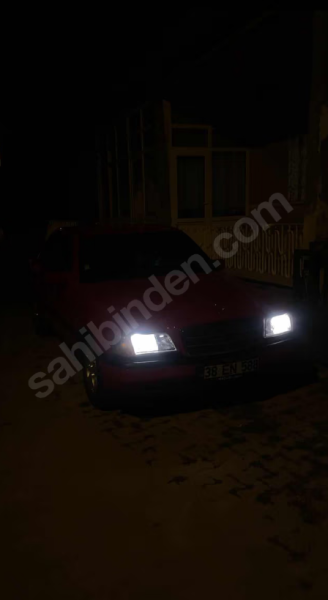 Kırmızı Mercedes Benz W202 C180