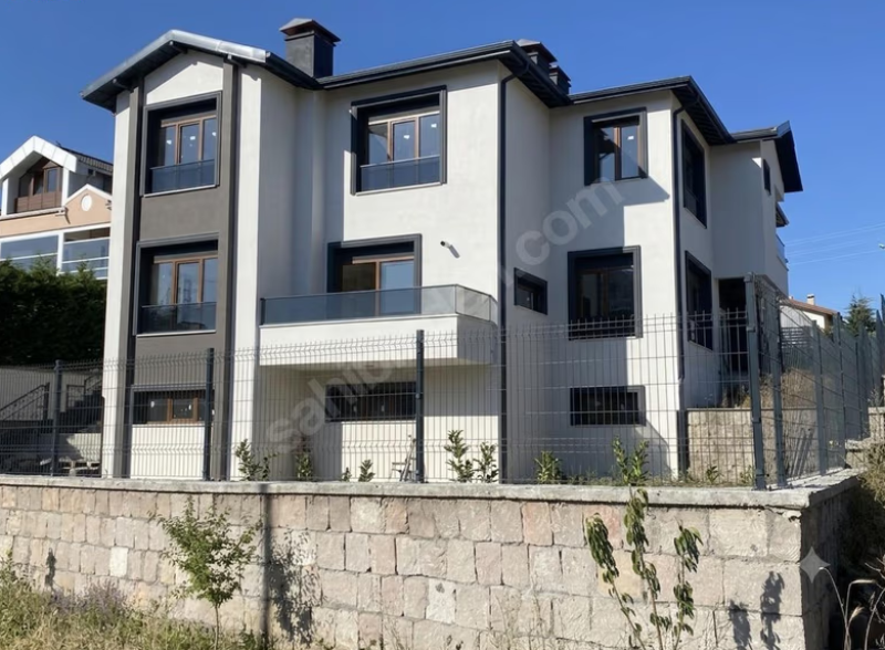 ALİ DAĞI 360 KARŞISINDA 3 KATLI SIFIR VİLLA