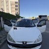 Öğretmenden temiz bakımlı aile aracı